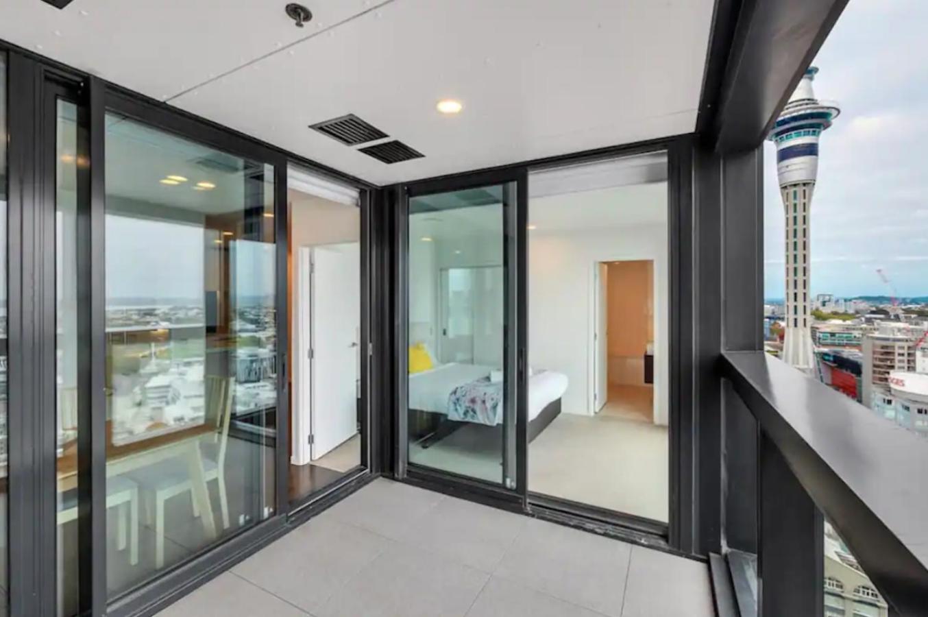 Magnificent Harbour View Skytower View Apartment In Cbd Auckland Ngoại thất bức ảnh